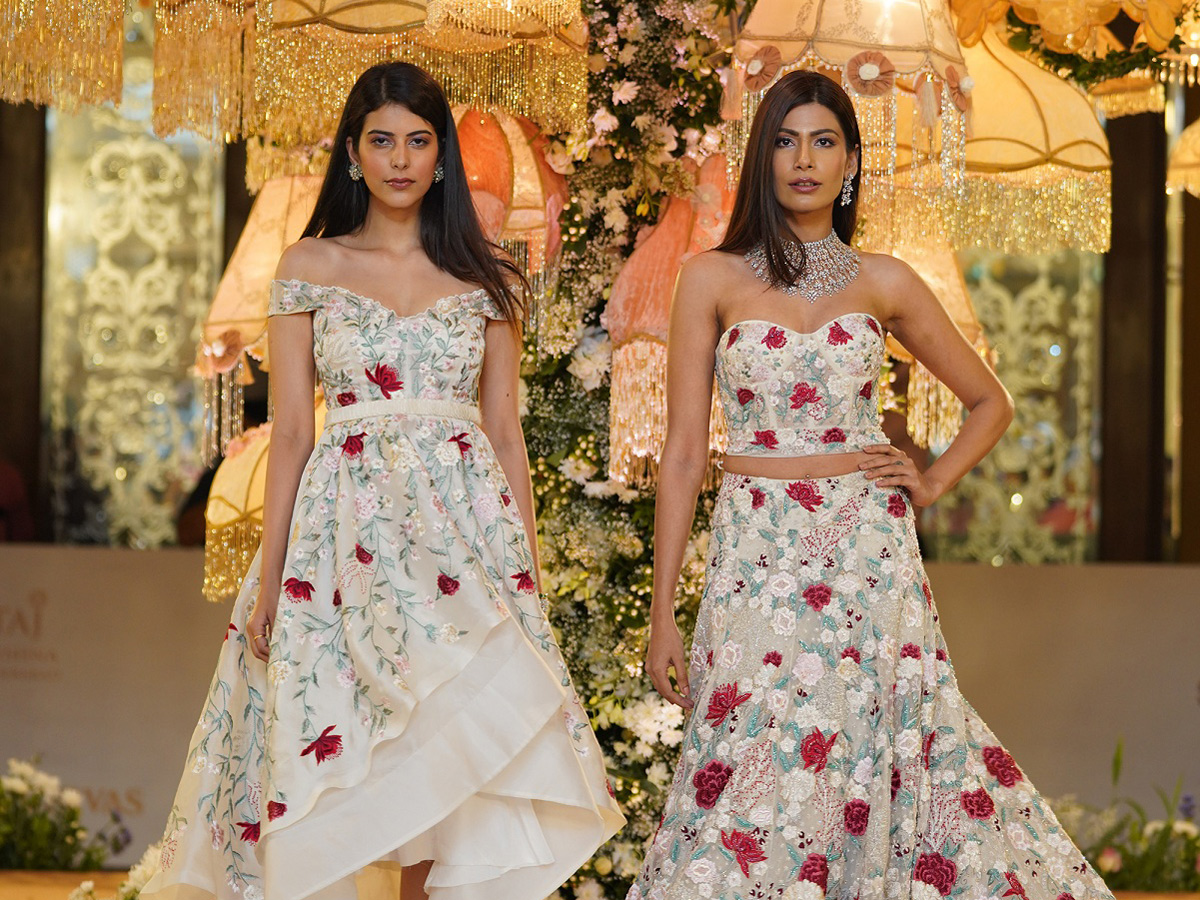 Sindhu Walks Ramp For Designer Shriya Bhupal Fashion Show Photo Gallery